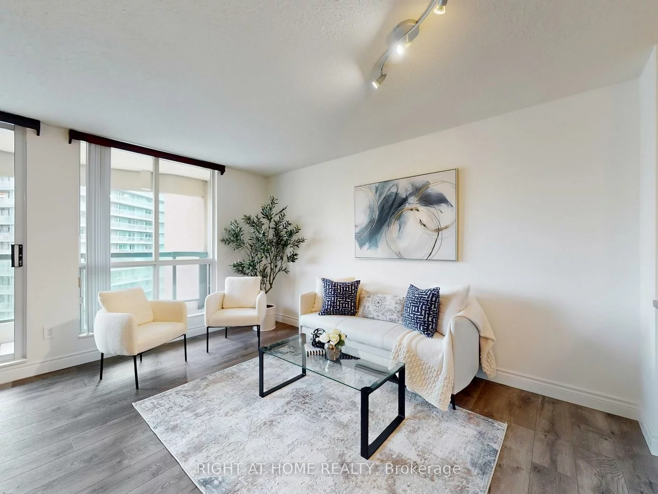 23, Lorraine, Willowdale West, Toronto