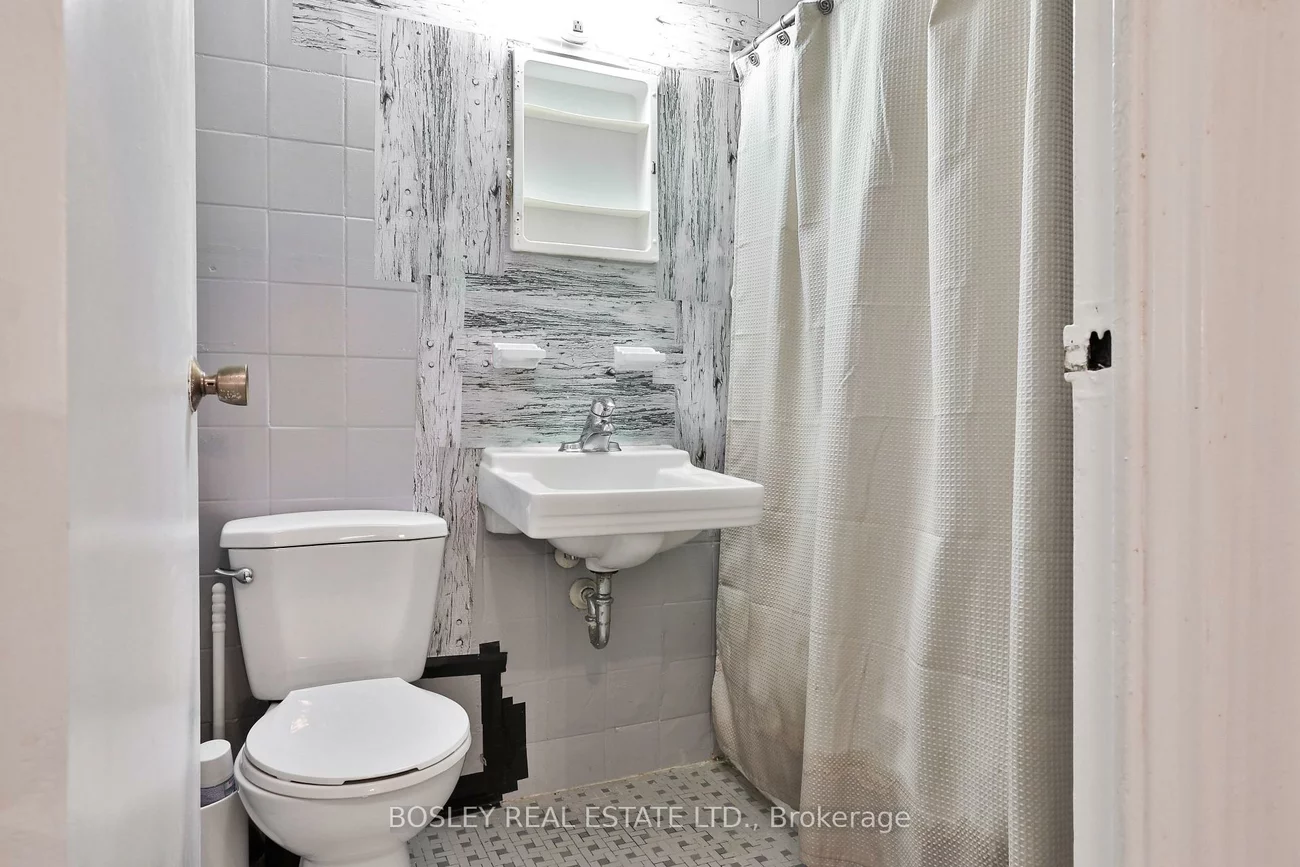 160, The Donway, Banbury-Don Mills, Toronto