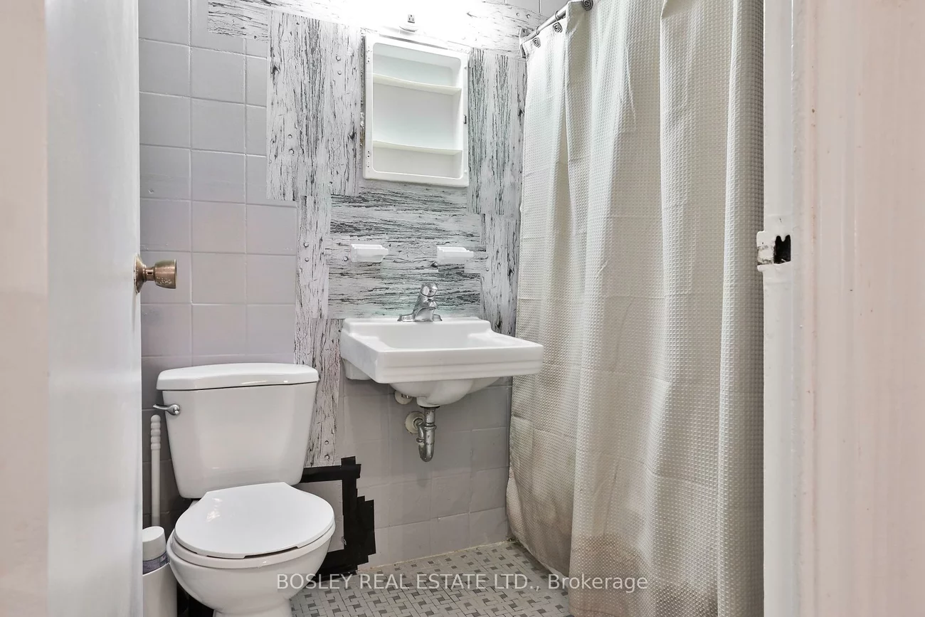 160, The Donway, Banbury-Don Mills, Toronto