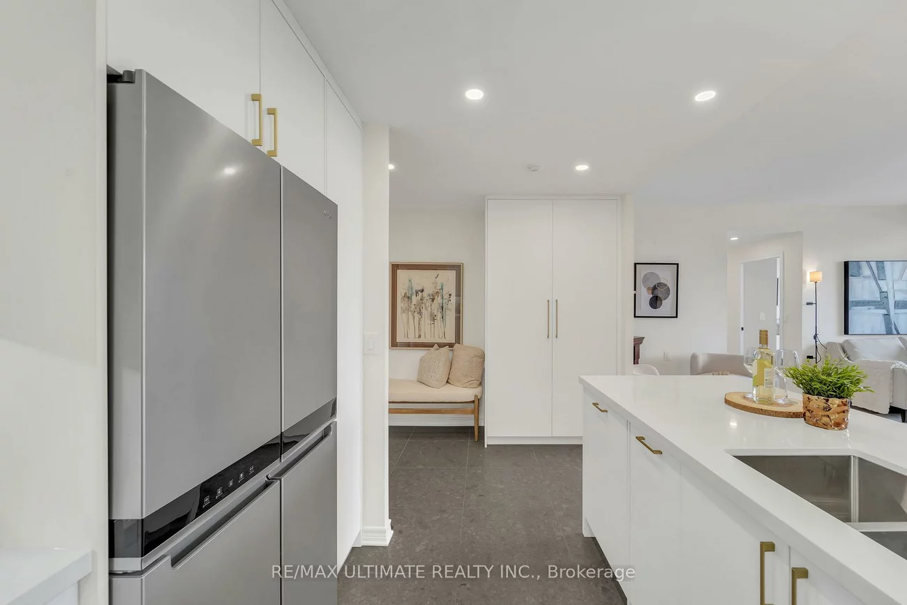 1750, Bayview, Mount Pleasant East, Toronto