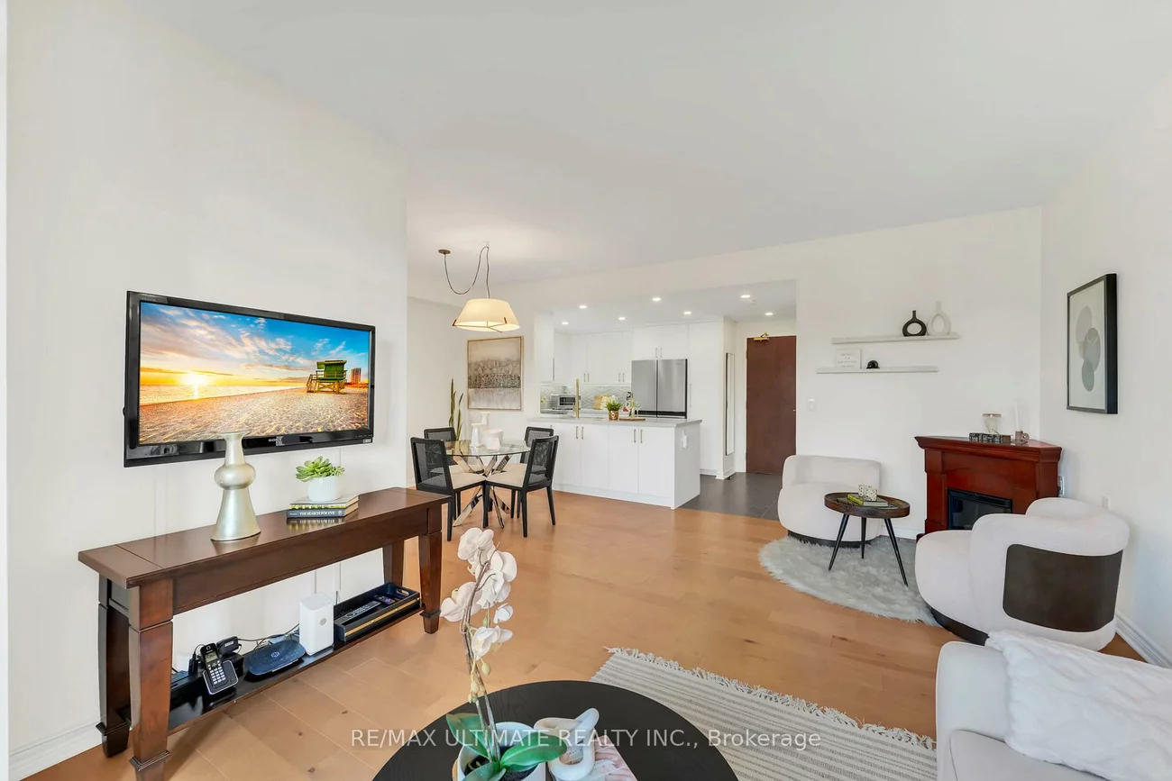 1750, Bayview, Mount Pleasant East, Toronto