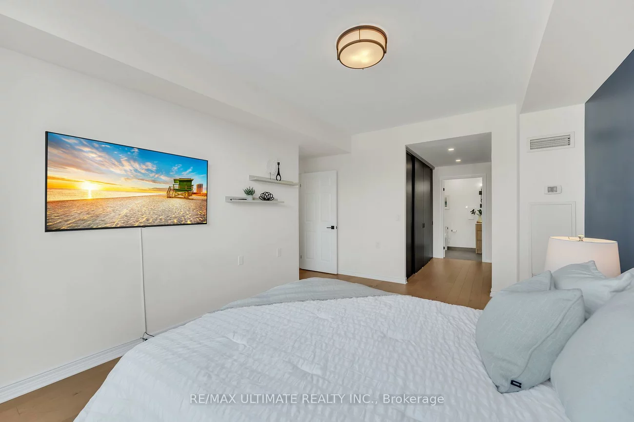 1750, Bayview, Mount Pleasant East, Toronto