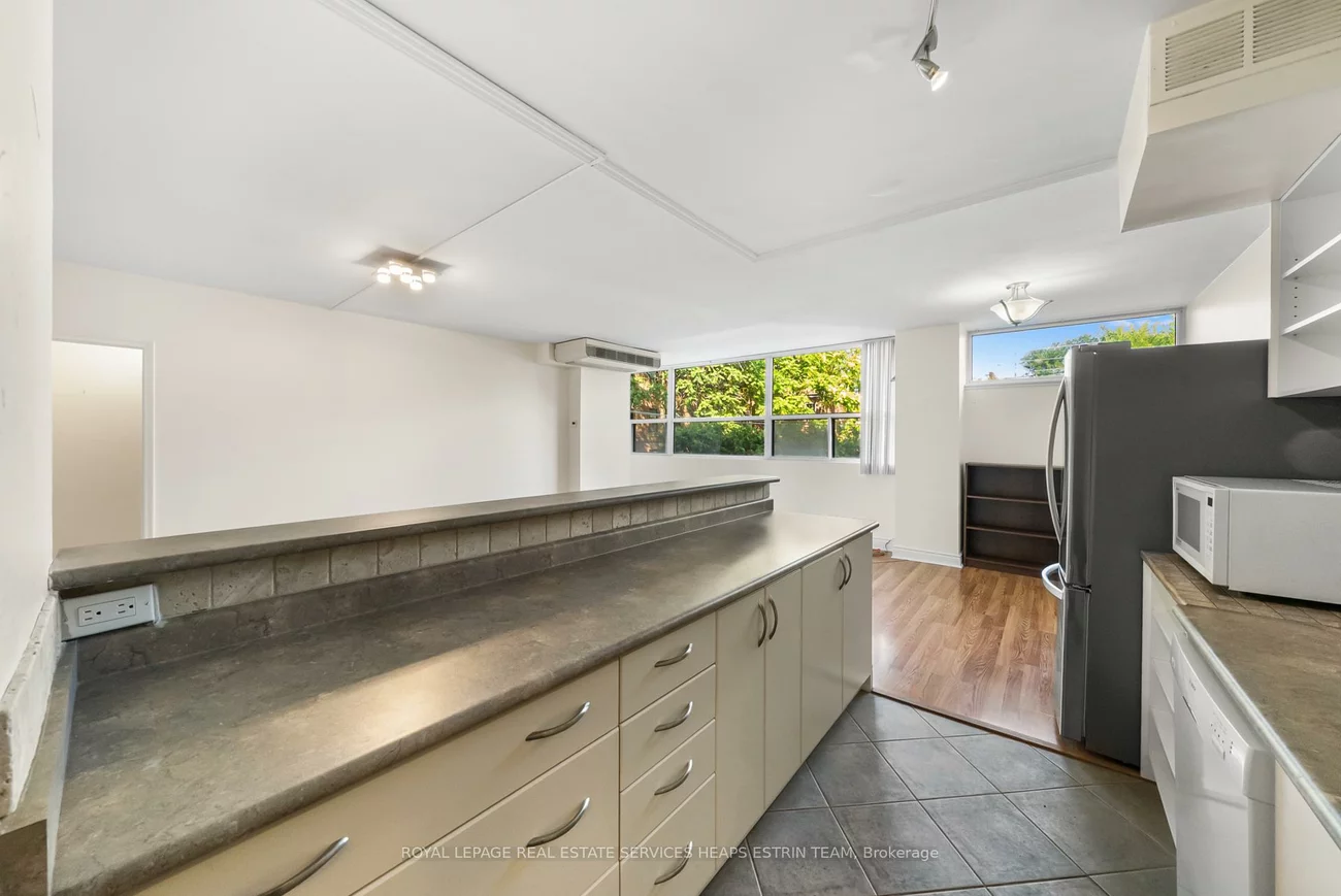 60, Montclair, Forest Hill South, Toronto