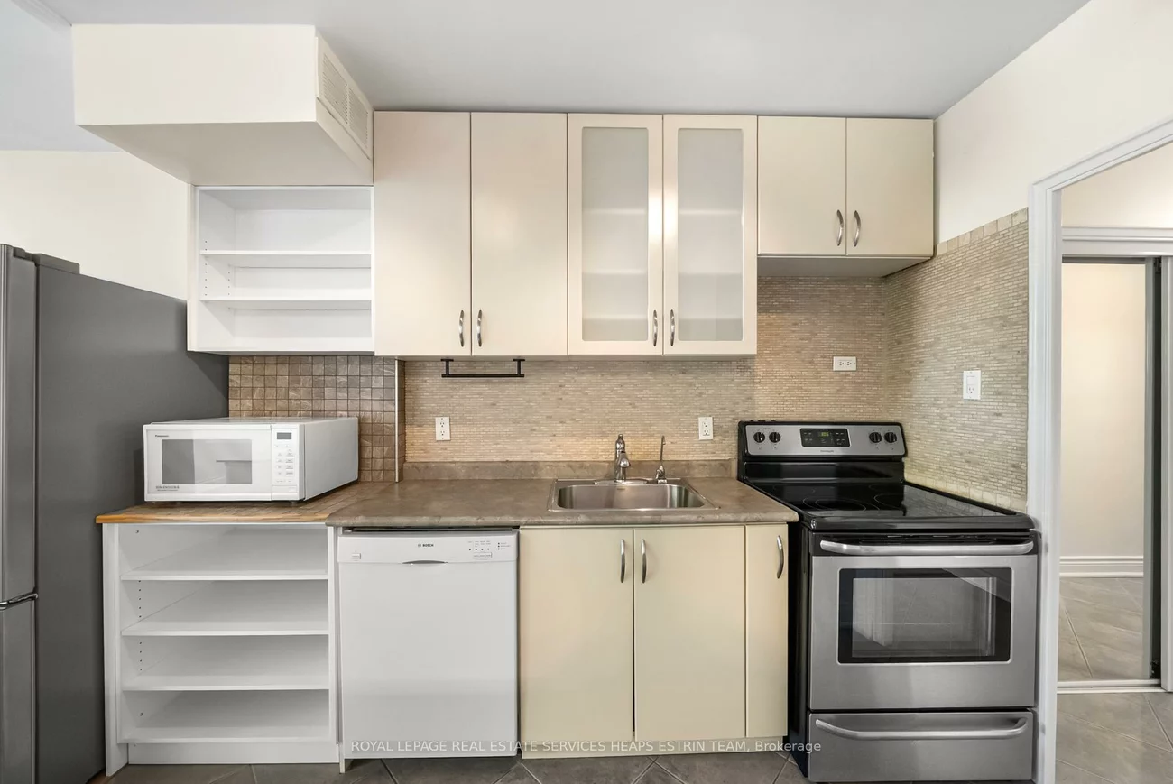 60, Montclair, Forest Hill South, Toronto