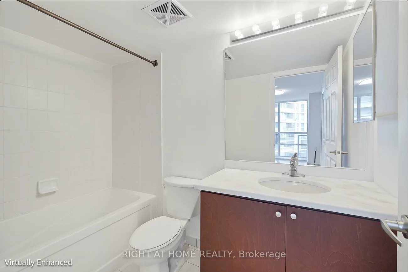 19, Grand Trunk, Waterfront Communities C1, Toronto
