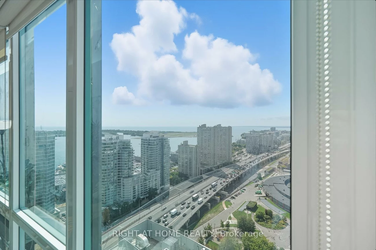 19, Grand Trunk, Waterfront Communities C1, Toronto
