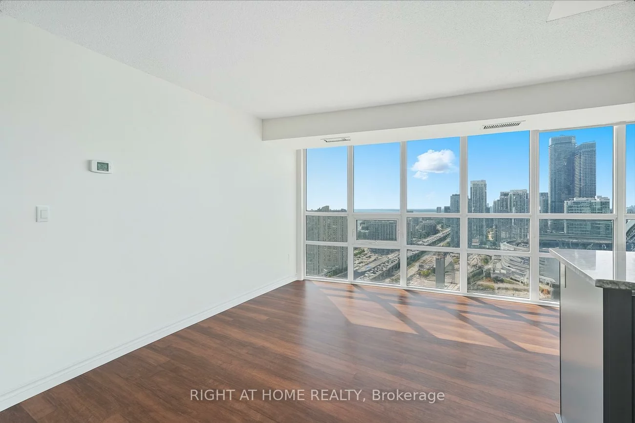 19, Grand Trunk, Waterfront Communities C1, Toronto