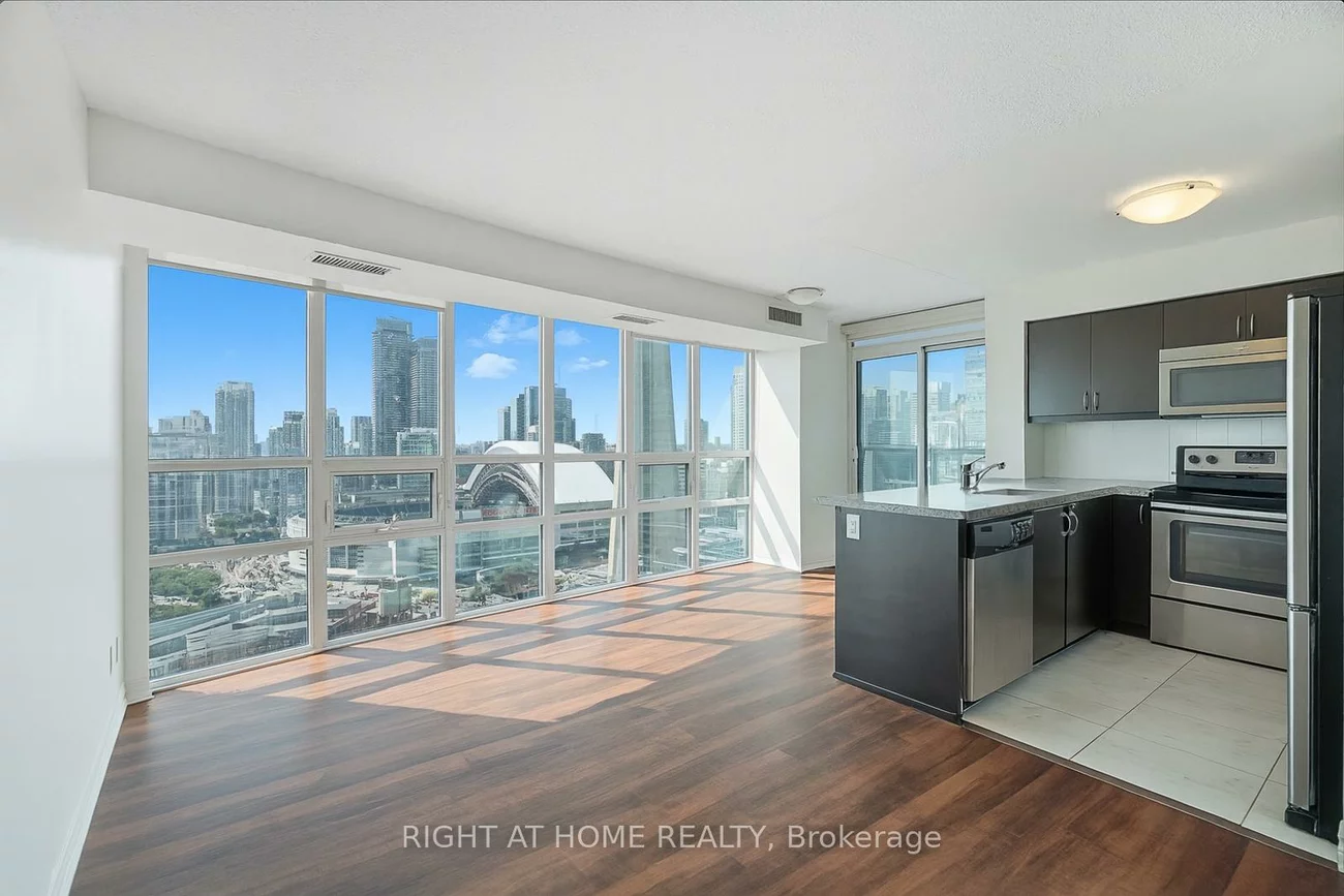 19, Grand Trunk, Waterfront Communities C1, Toronto