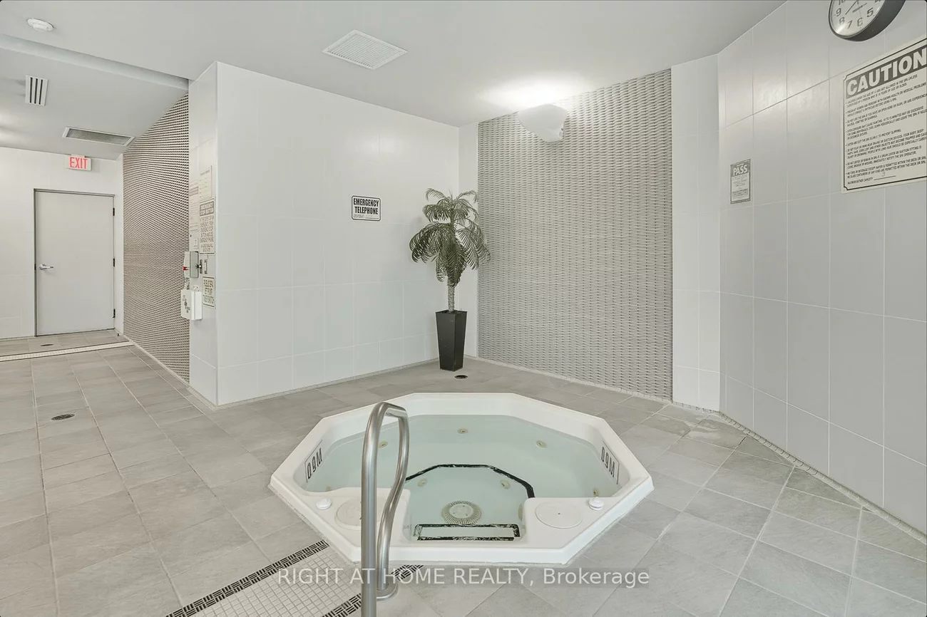 19, Grand Trunk, Waterfront Communities C1, Toronto