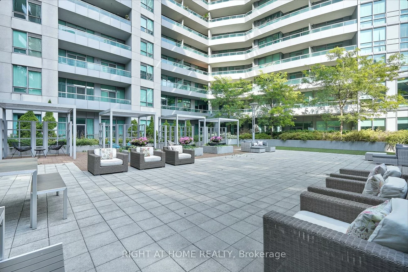 19, Grand Trunk, Waterfront Communities C1, Toronto