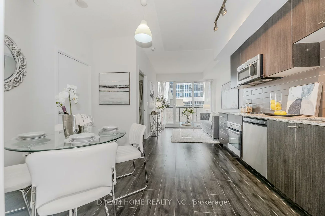 18, Rean, Bayview Village, Toronto