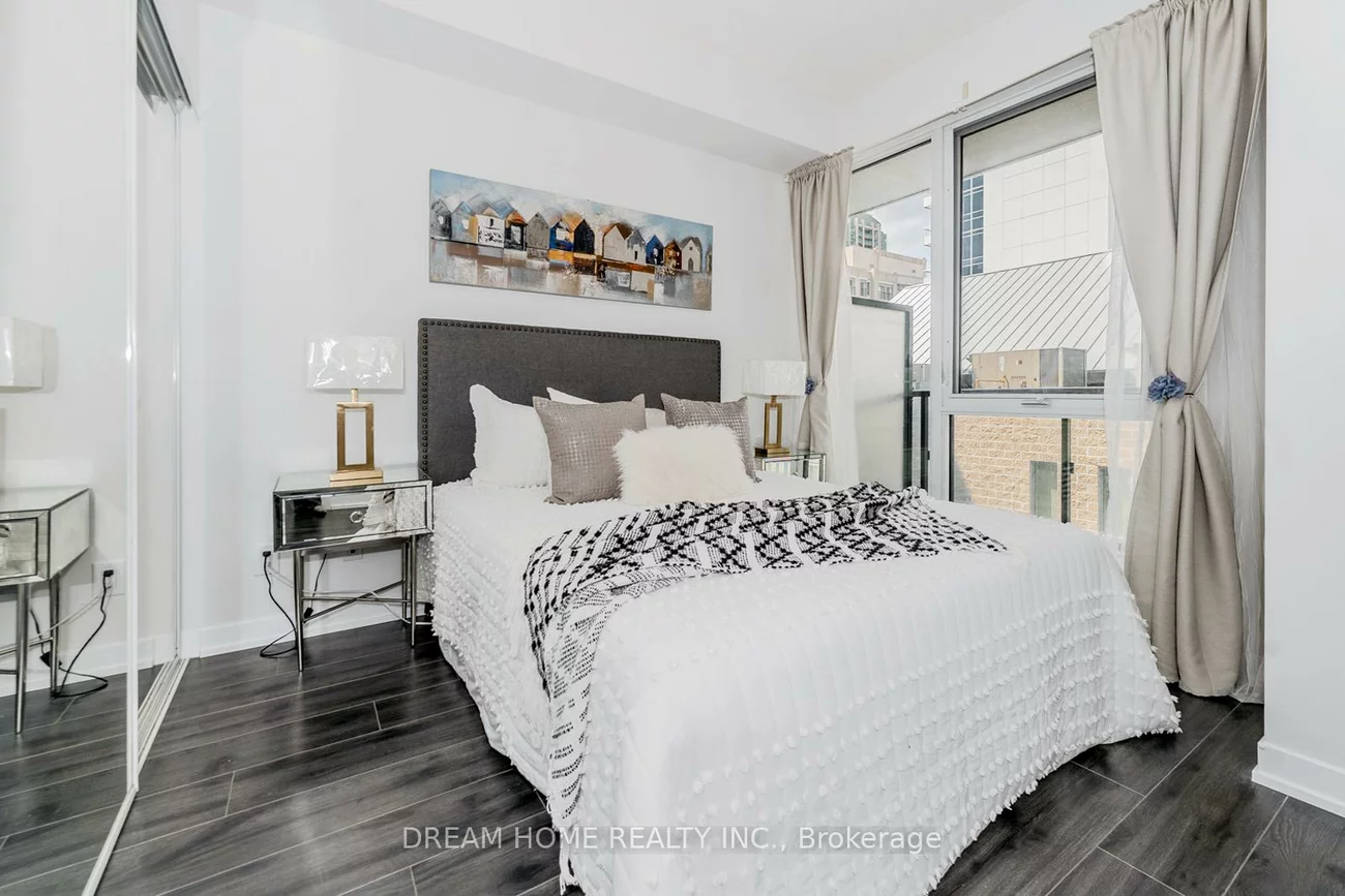18, Rean, Bayview Village, Toronto