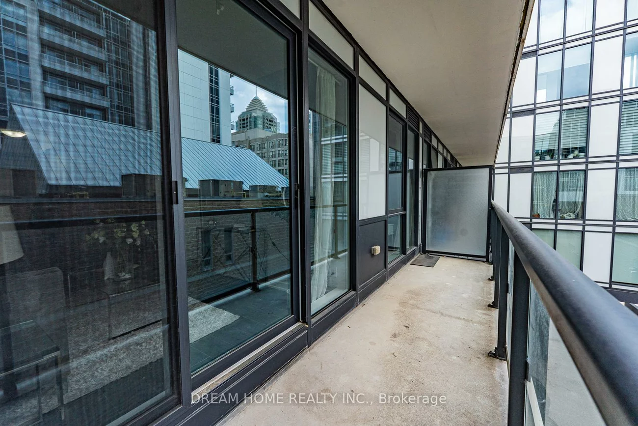 18, Rean, Bayview Village, Toronto