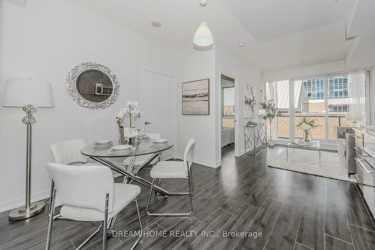 18, Rean, Bayview Village, Toronto