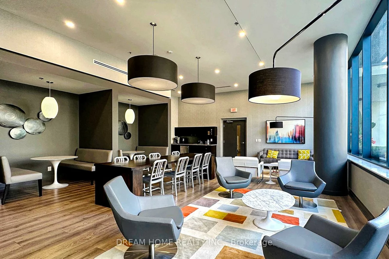 18, Rean, Bayview Village, Toronto