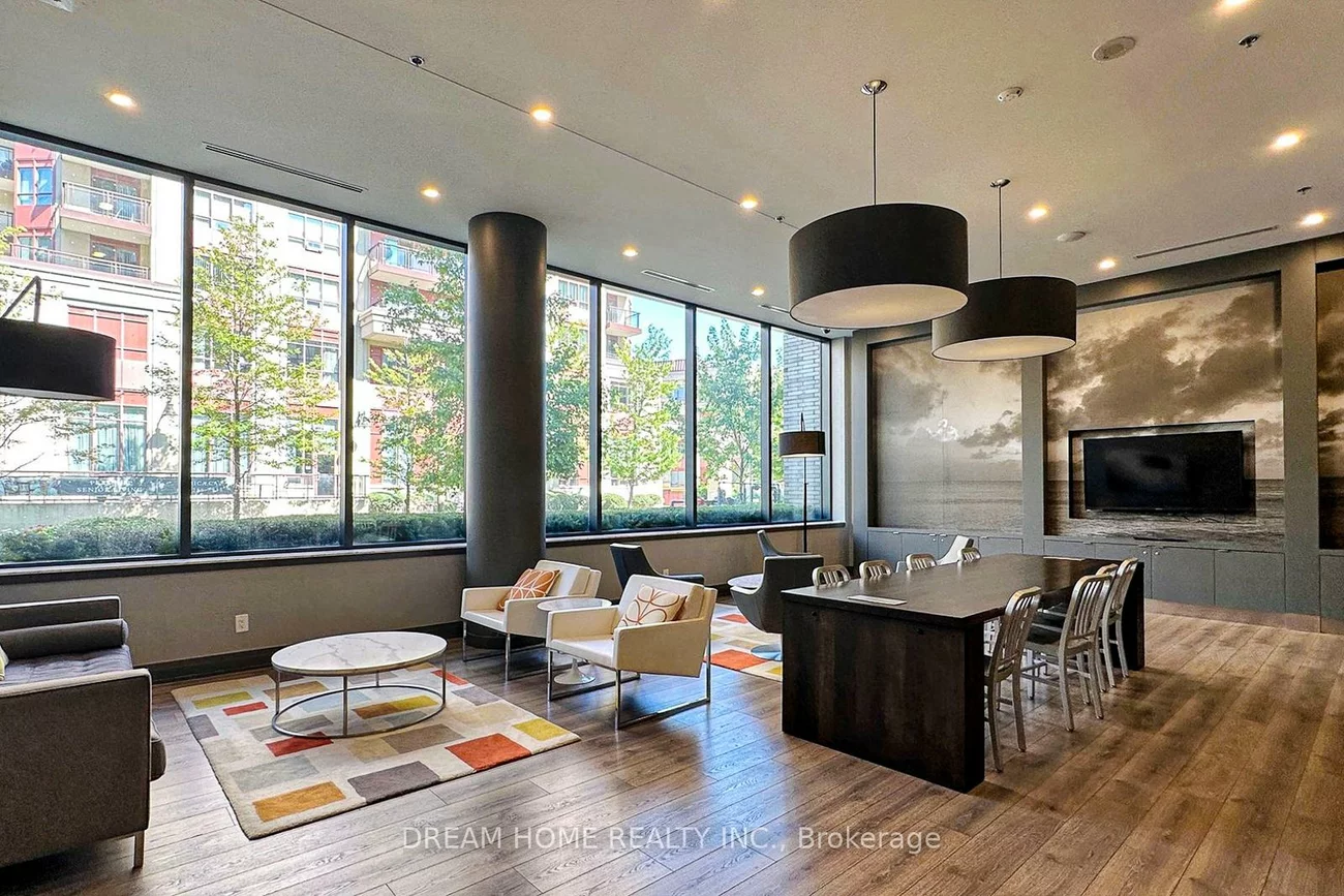 18, Rean, Bayview Village, Toronto