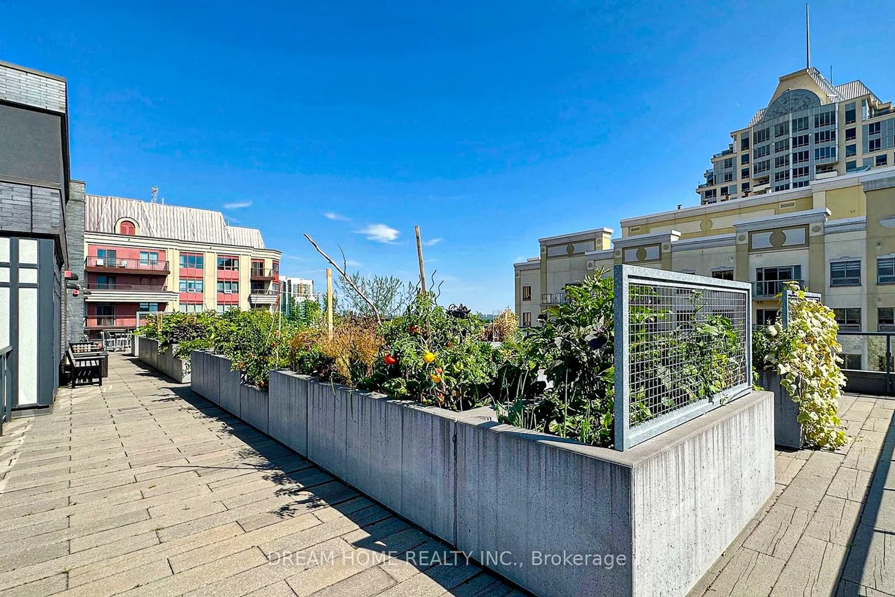18, Rean, Bayview Village, Toronto