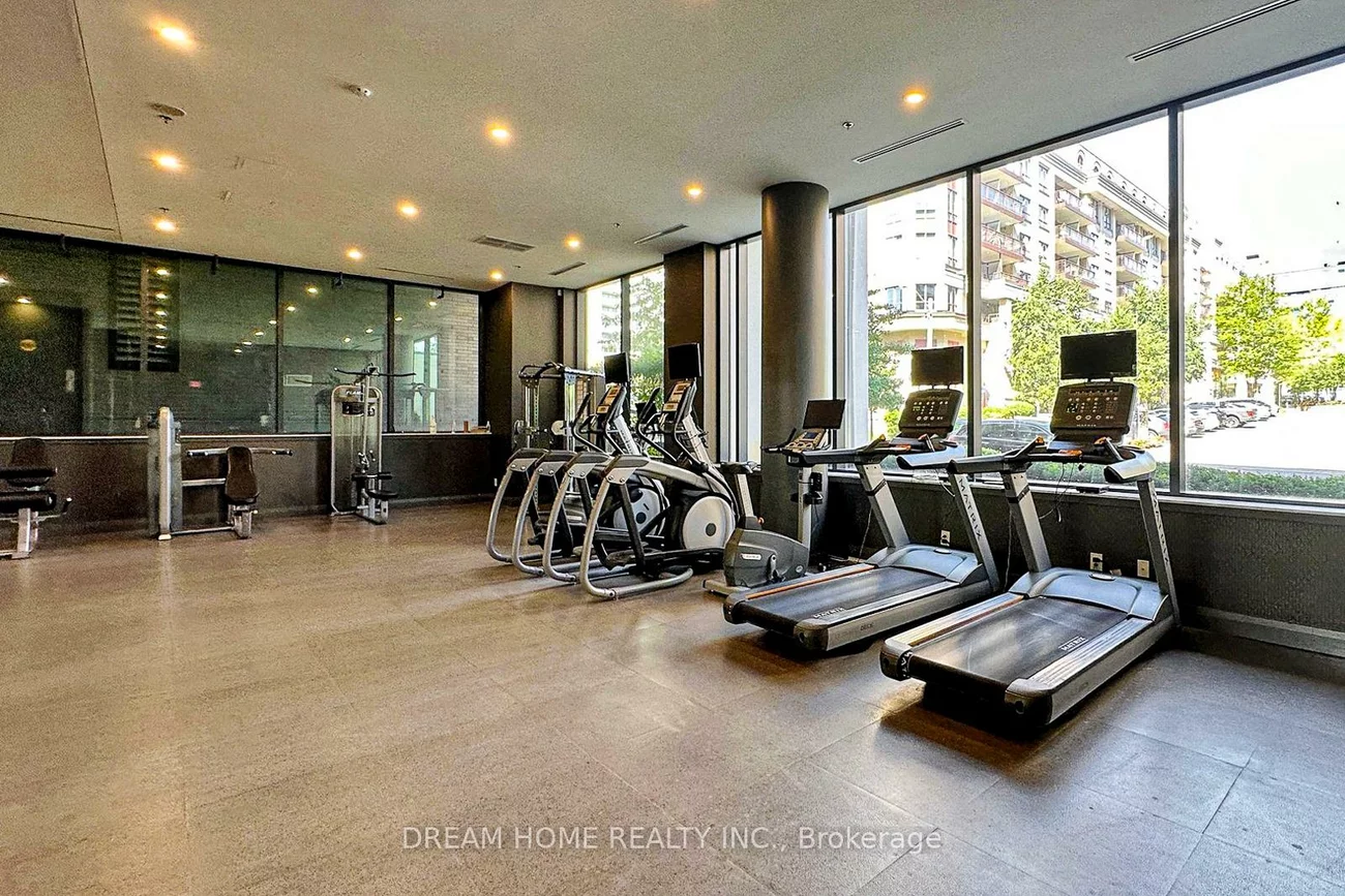 18, Rean, Bayview Village, Toronto