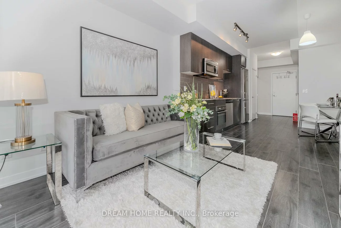 18, Rean, Bayview Village, Toronto