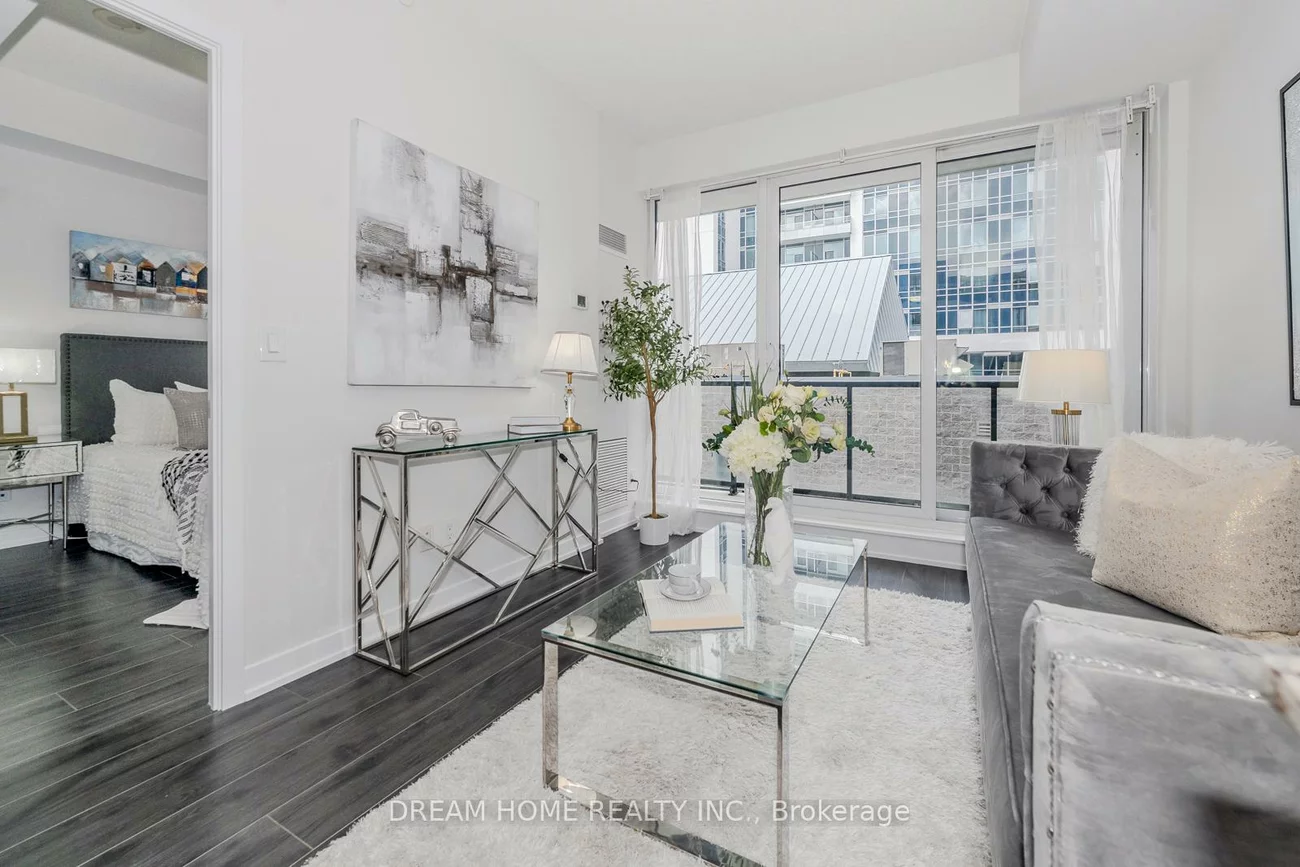18, Rean, Bayview Village, Toronto