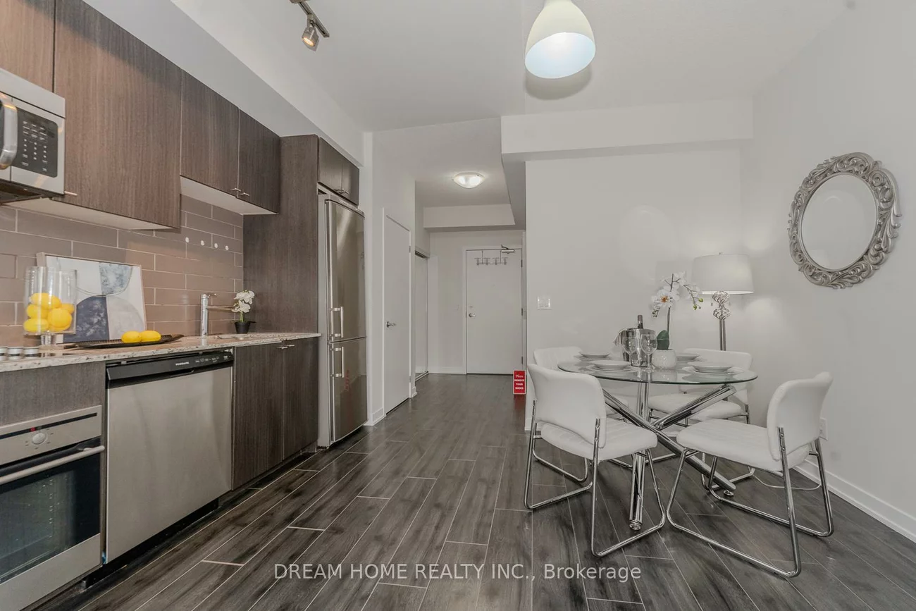 18, Rean, Bayview Village, Toronto