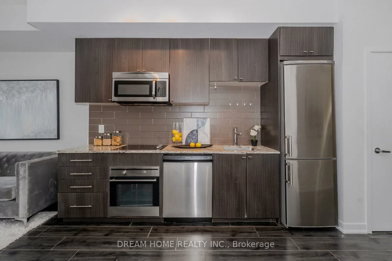 18, Rean, Bayview Village, Toronto