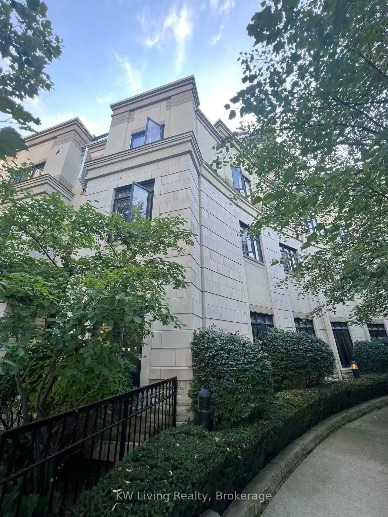 115, Harrison Garden, Willowdale East, Toronto