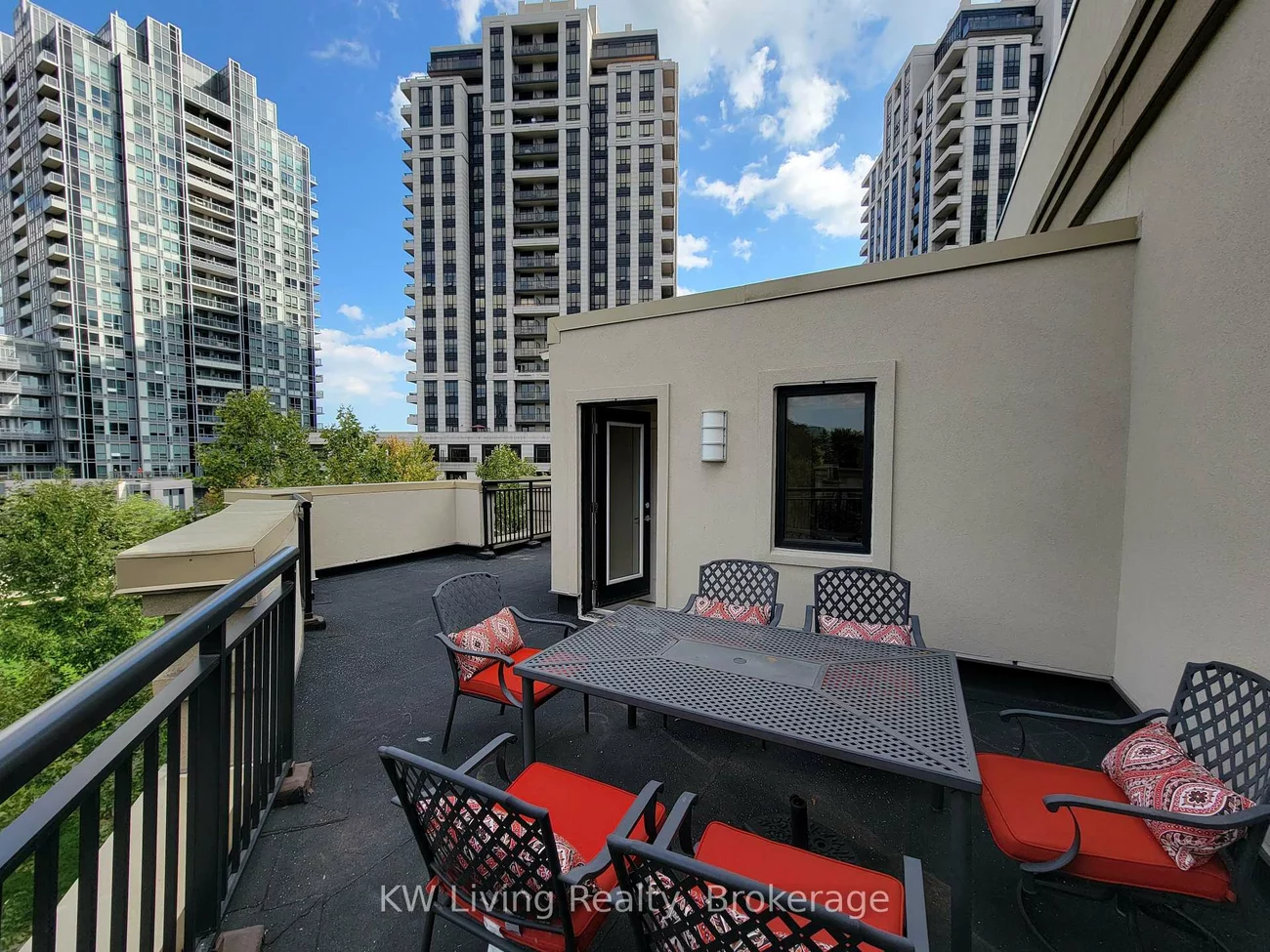 115, Harrison Garden, Willowdale East, Toronto