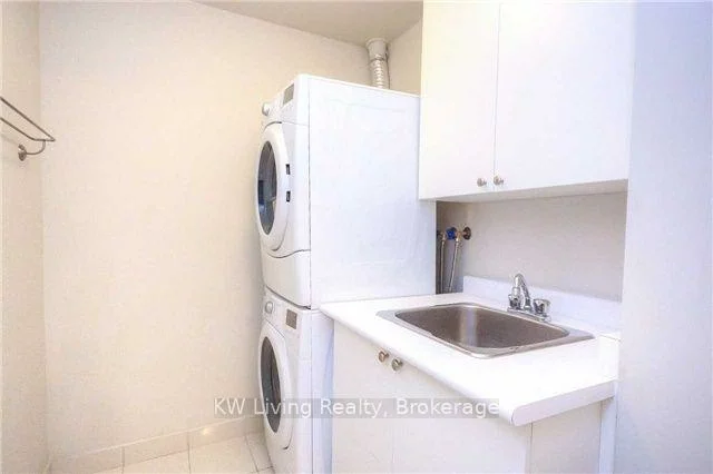 115, Harrison Garden, Willowdale East, Toronto