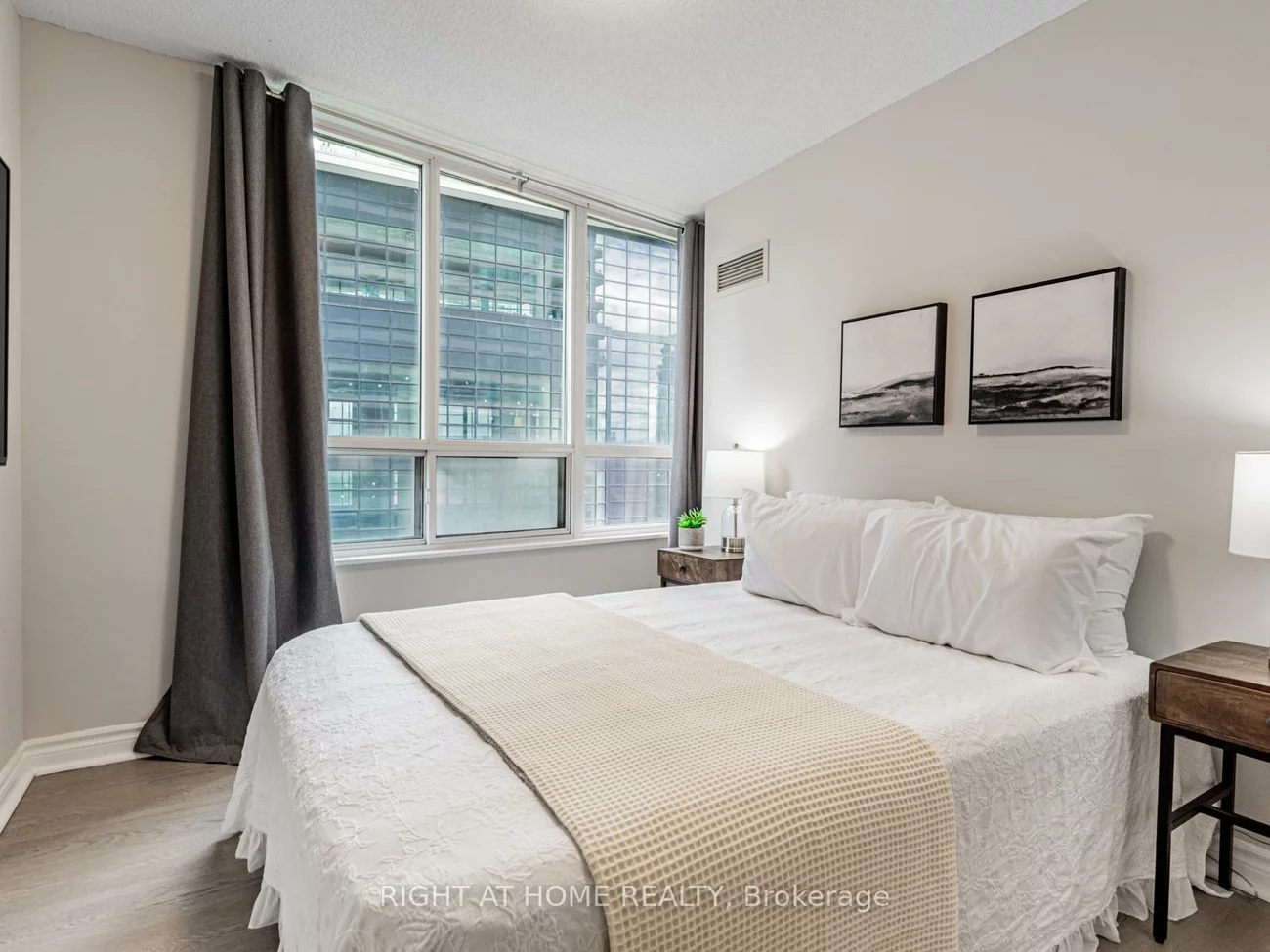 23, Hollywood, Willowdale East, Toronto