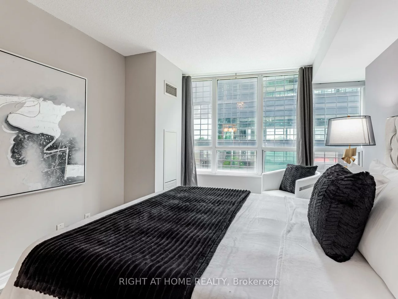 23, Hollywood, Willowdale East, Toronto