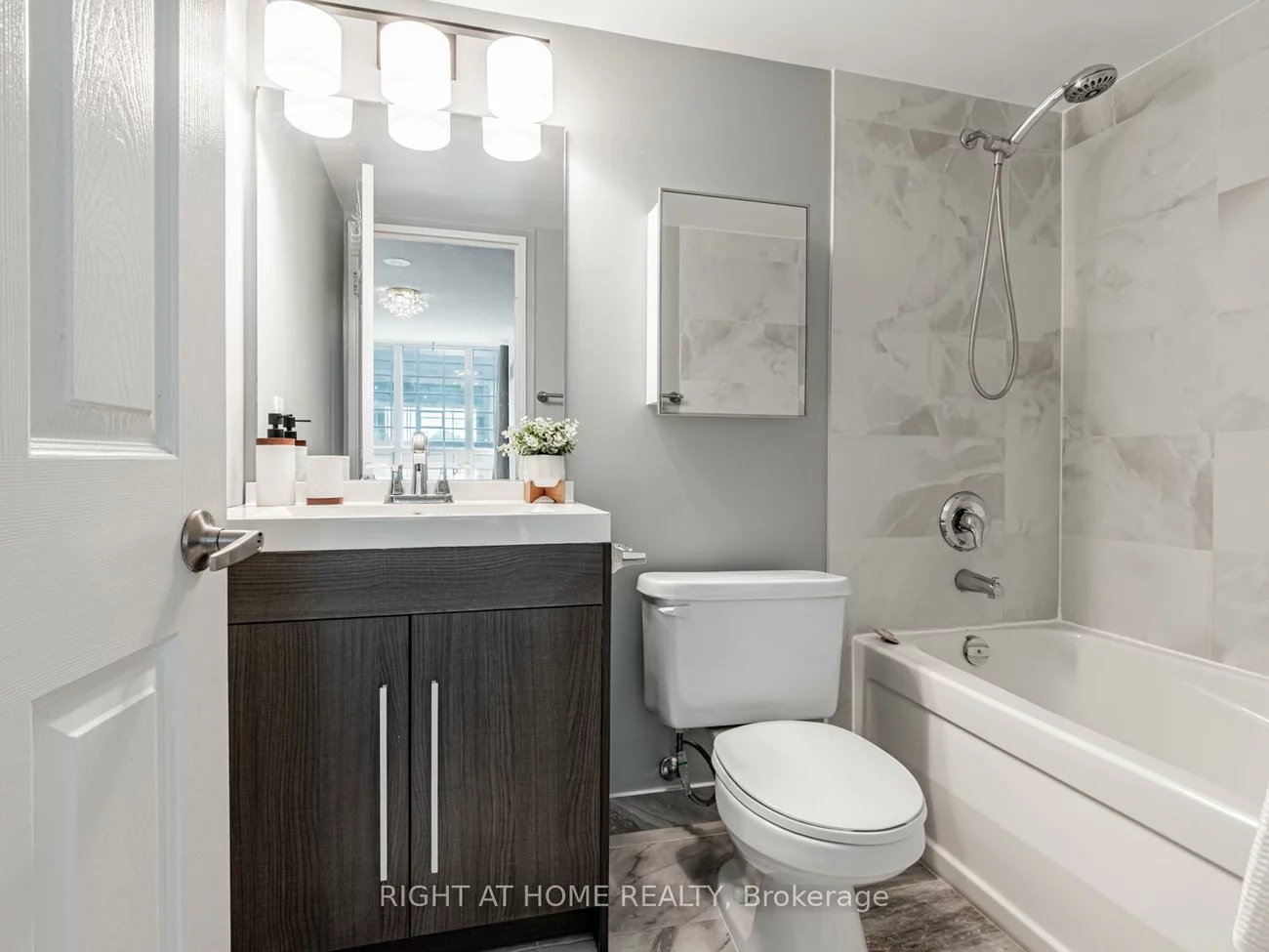 23, Hollywood, Willowdale East, Toronto