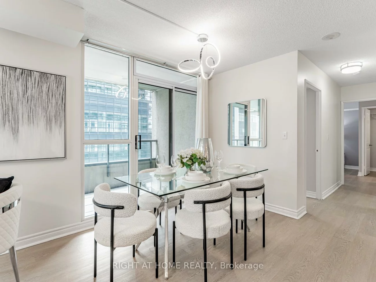 23, Hollywood, Willowdale East, Toronto
