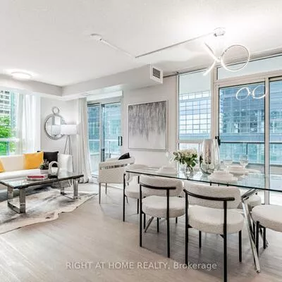 23, Hollywood, Willowdale East, Toronto