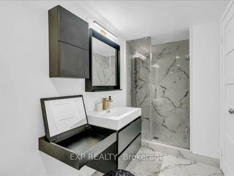 210, Victoria, Church-Yonge Corridor, Toronto