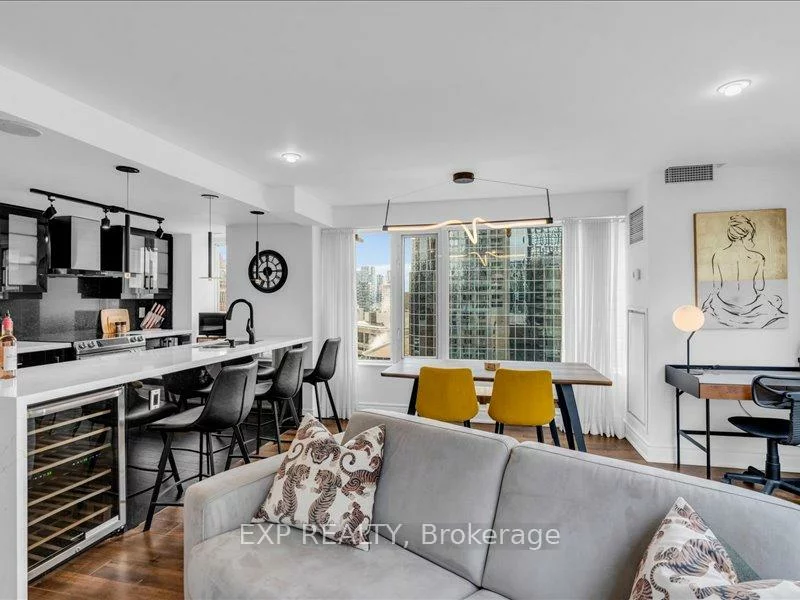 210, Victoria, Church-Yonge Corridor, Toronto