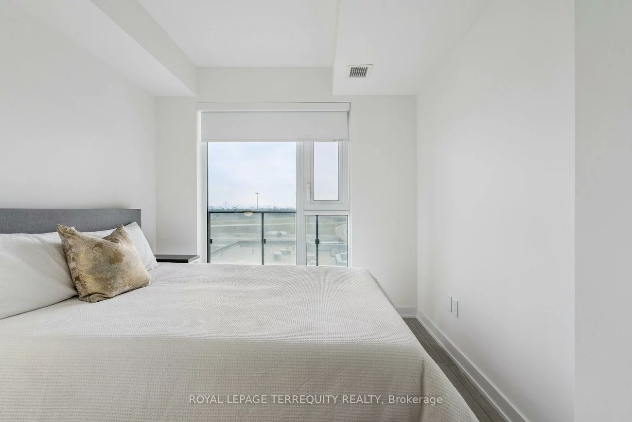 8, Tippett, Clanton Park, Toronto