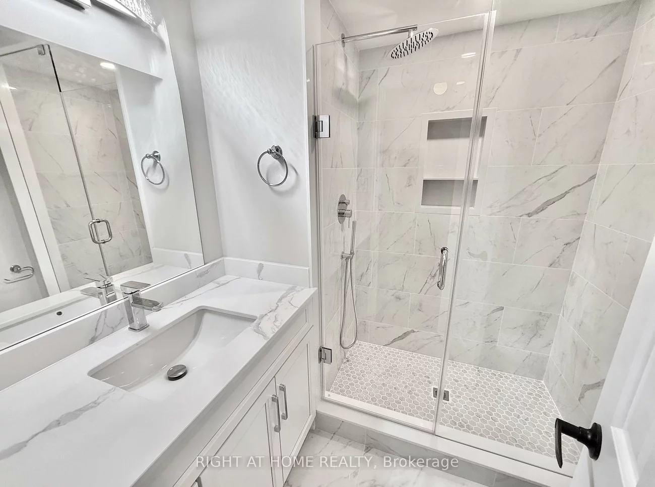 2, Wooded Carse, Westminster-Branson, Toronto