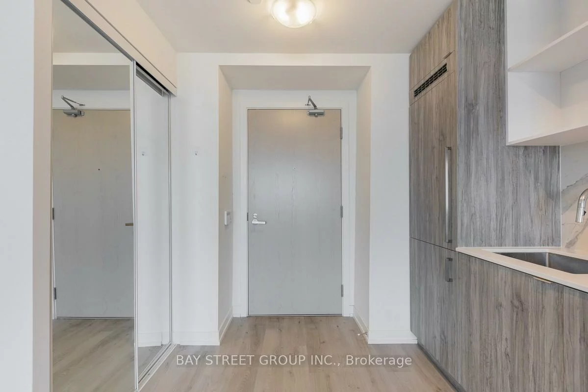 138, Downes, Waterfront Communities C8, Toronto