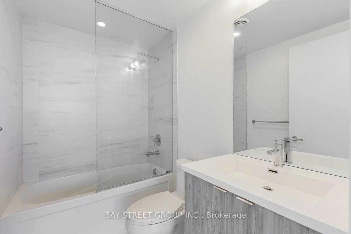 138, Downes, Waterfront Communities C8, Toronto