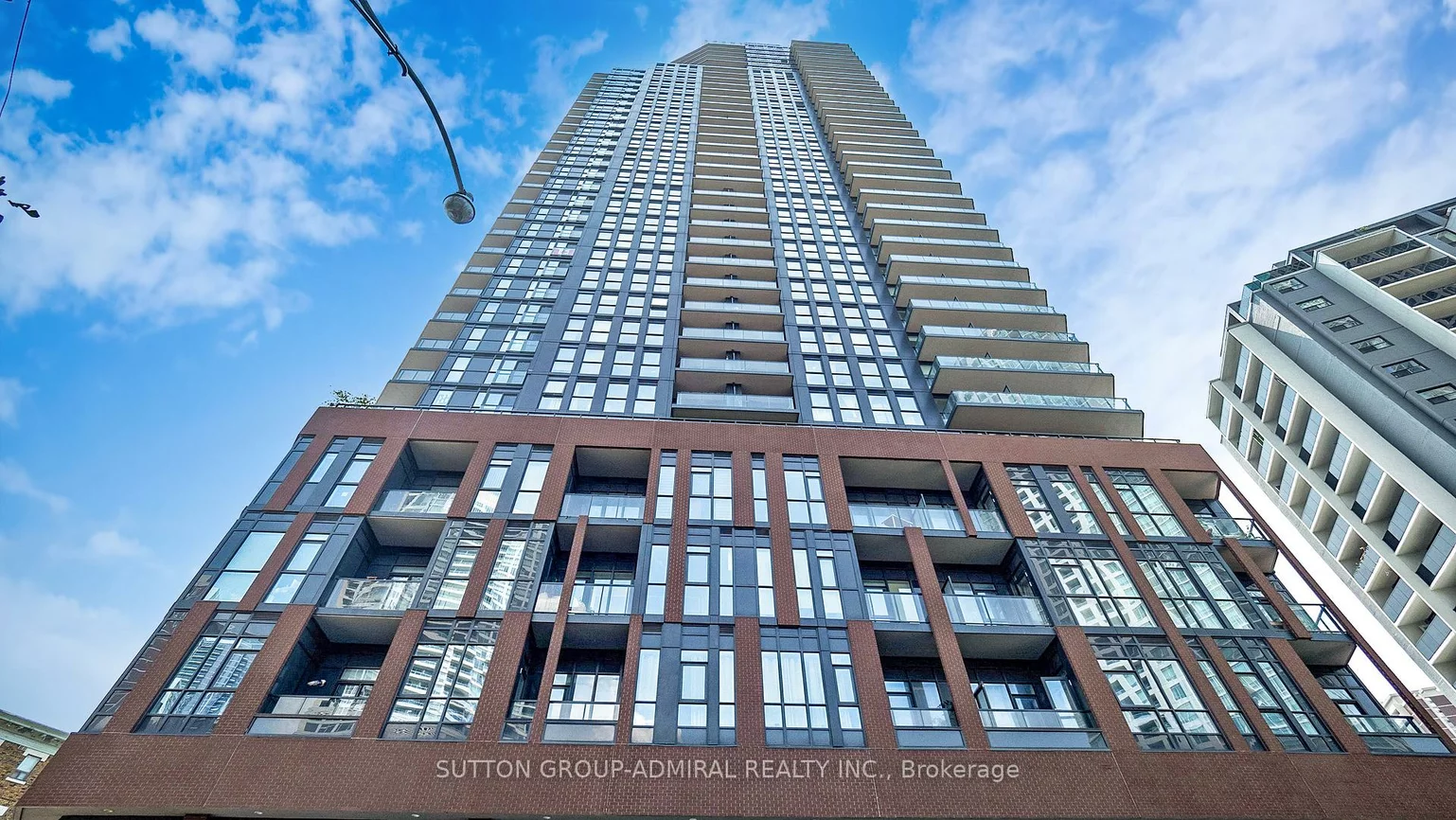 159, Wellesley, Cabbagetown-South St. James Town, Toronto