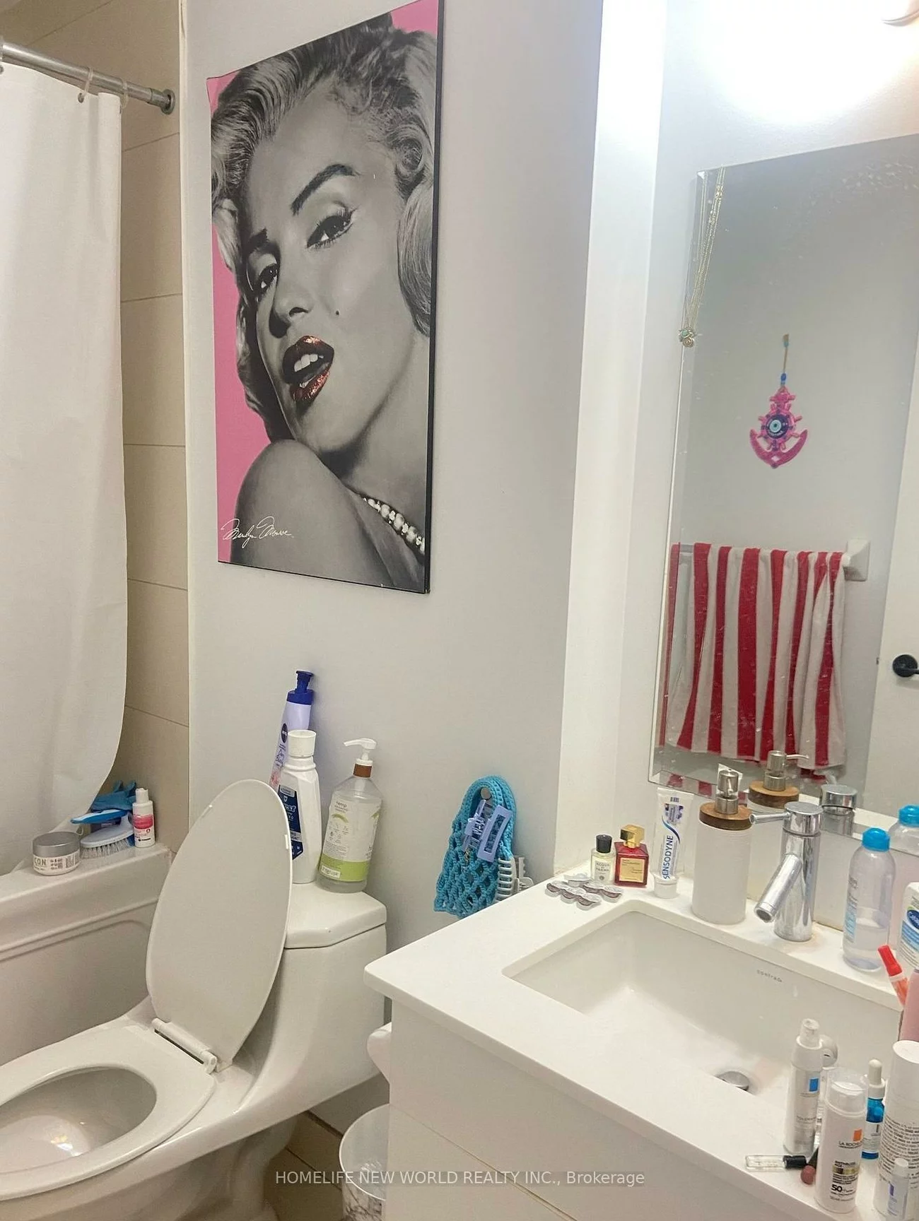 426, University, Kensington-Chinatown, Toronto