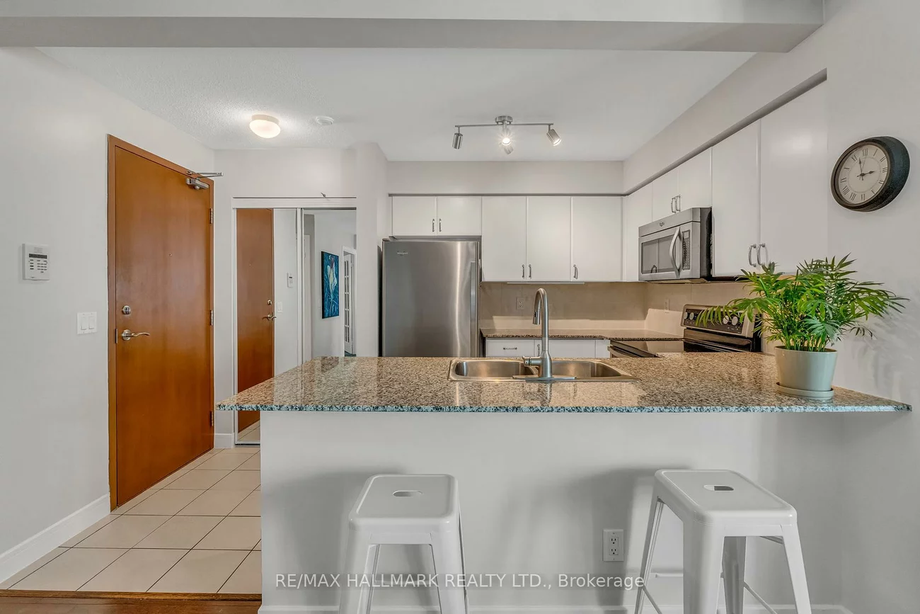 35, Bales, Willowdale East, Toronto