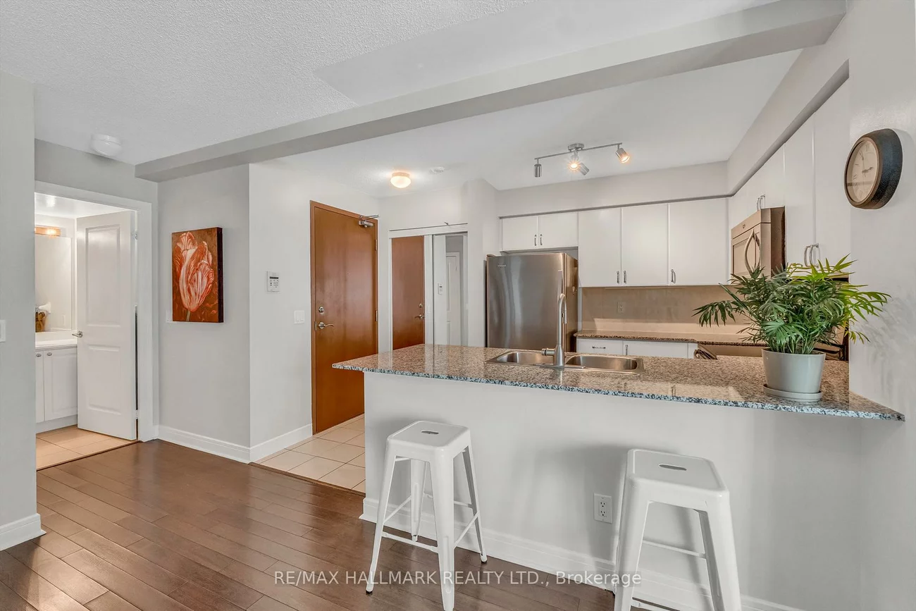 35, Bales, Willowdale East, Toronto