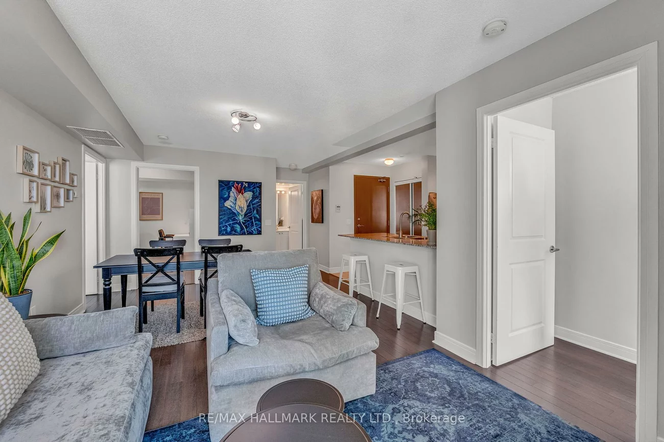 35, Bales, Willowdale East, Toronto
