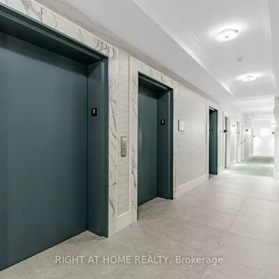 18, Holmes, Willowdale East, Toronto