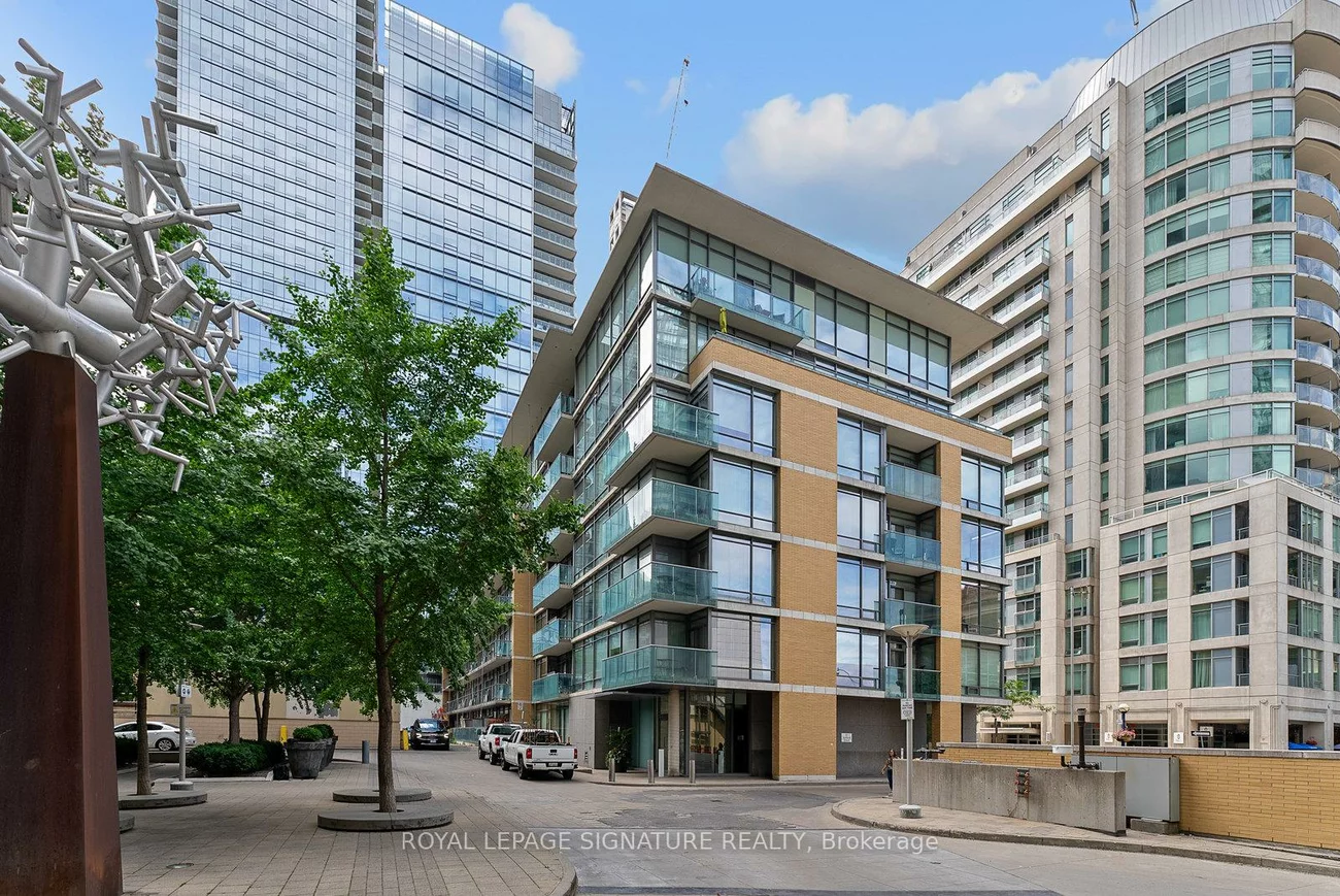 21, Scollard, Annex, Toronto