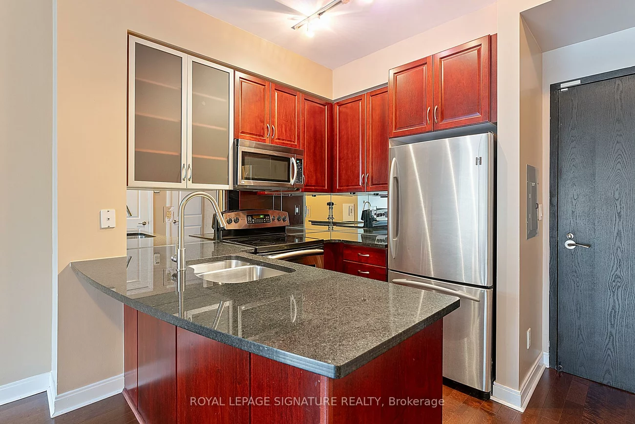 21, Scollard, Annex, Toronto