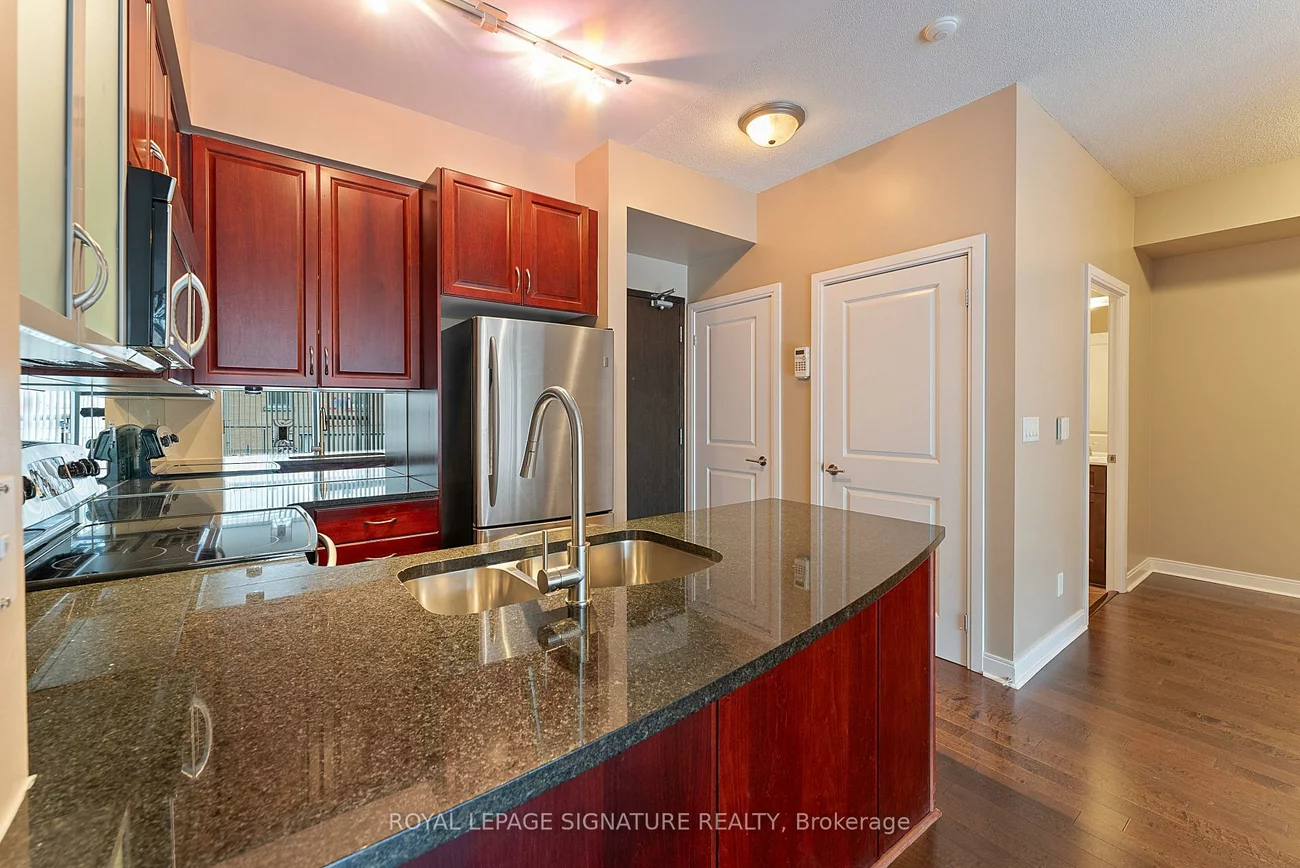 21, Scollard, Annex, Toronto