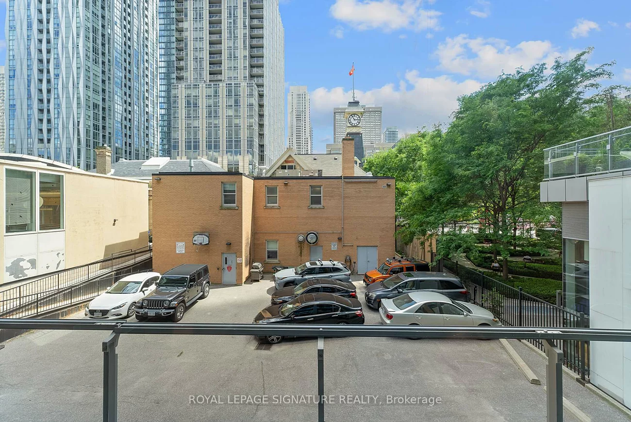 21, Scollard, Annex, Toronto